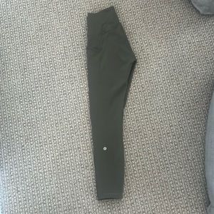 Lululemon Wonder Under leggings size 6. Just worn a few times.